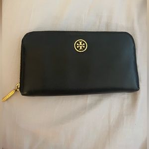 Tory Burch wallet